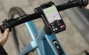 SmartphoneGrip Vertical vám udrží mobil i na výšku